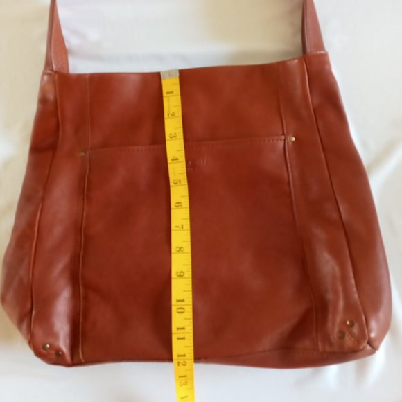 American Leather Co. Avery Sling Hobo bag - Picture 7 of 9